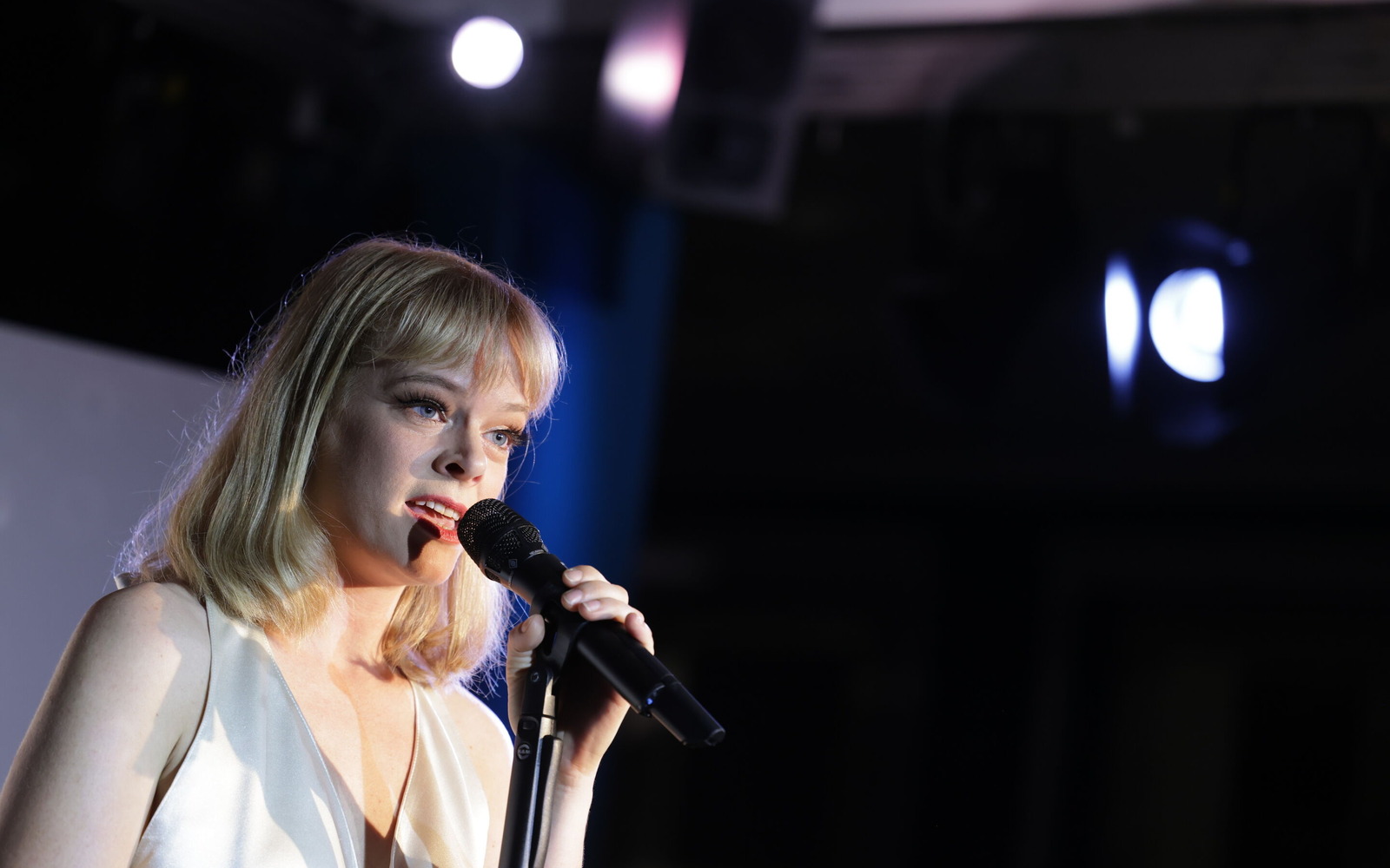 Obrázek z inscenace "So oder so - Hildegard Knef", Foto: Steffen Rasche, Lizenz: Zweckverband Neue Bühne - Niederlausitzer Theaterstädtebund Senftenberg
