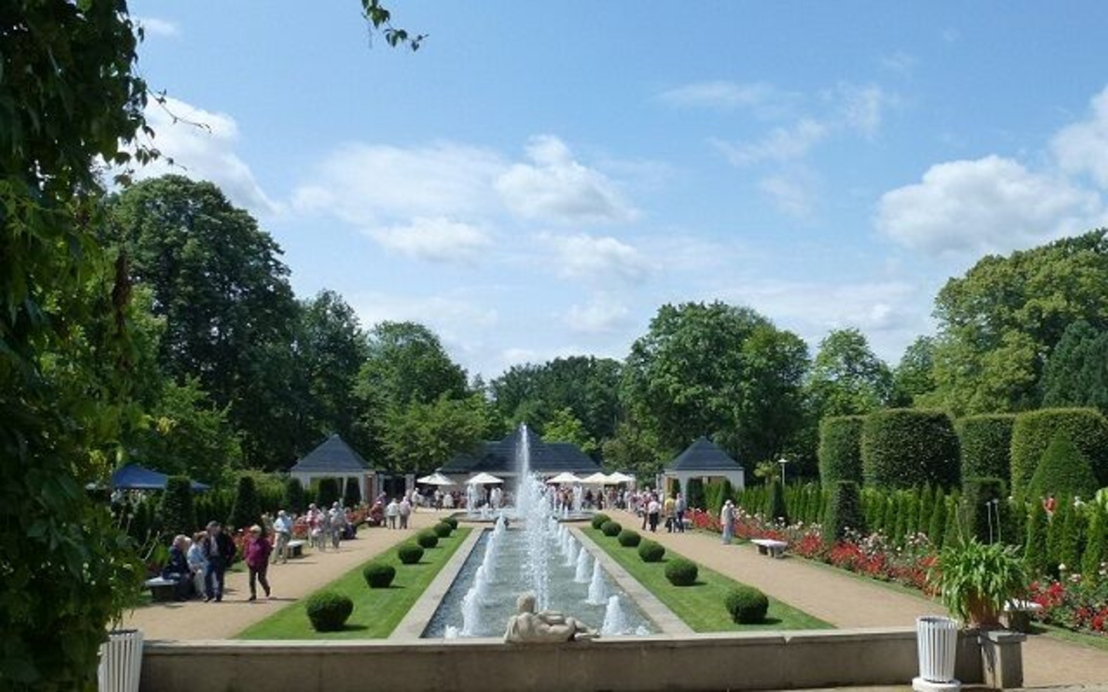 East Germany’s Rose Garden Forst (Lusatia) - Fountains in the rose garden © Stadt Forst (Lausitz) /MG
