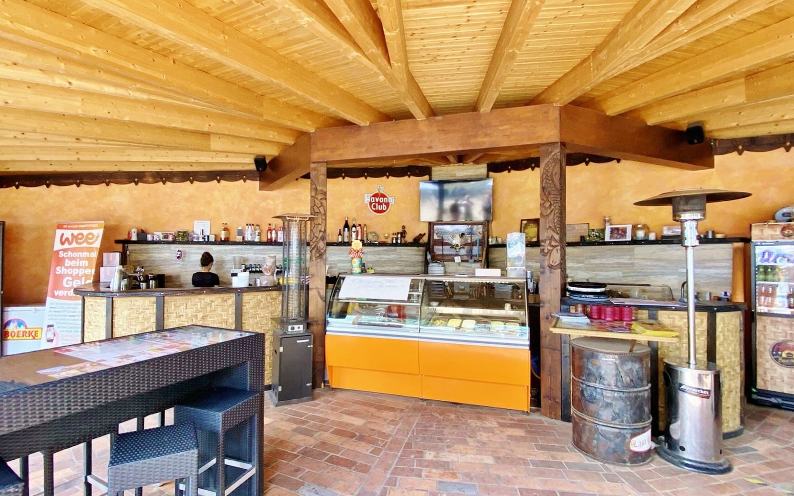 Blick in die Beachbar, Foto: Jörg Berndt, Lizenz: Camping- und Caravanparadies Dreiweiberner See